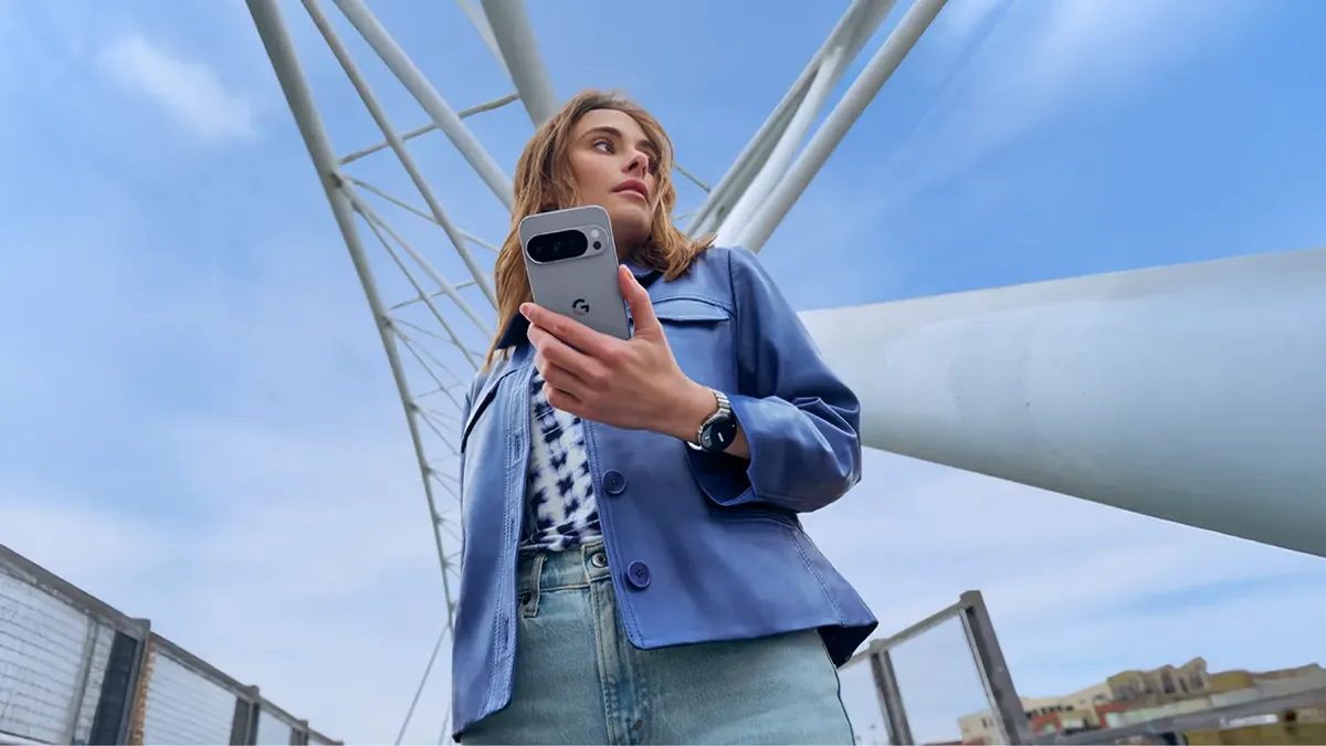Eine Frau mit Pixel 10